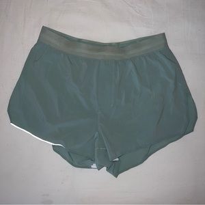 LULU LEMON ATHLETIC SHORTS 3” inseam - SMALL